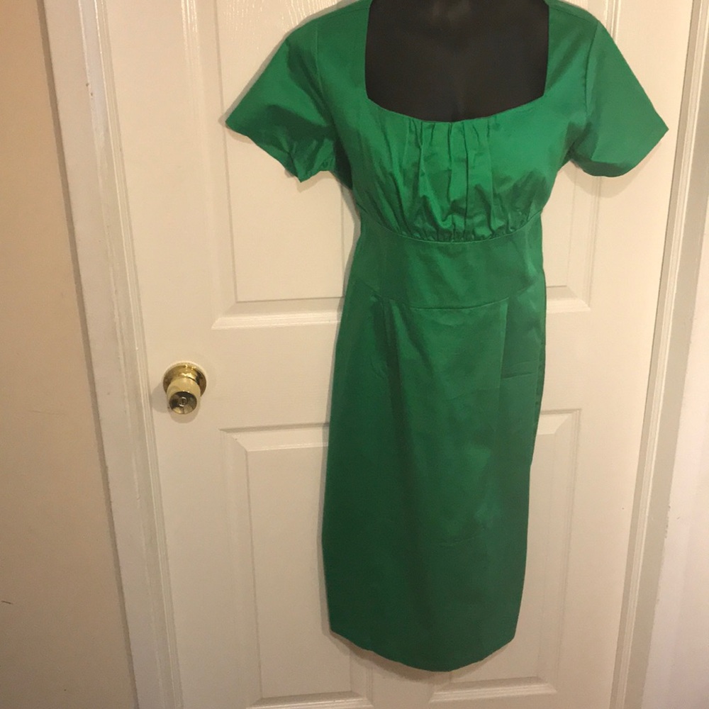Vintage style, pin up dress. Vibrant ‘kelly’green.